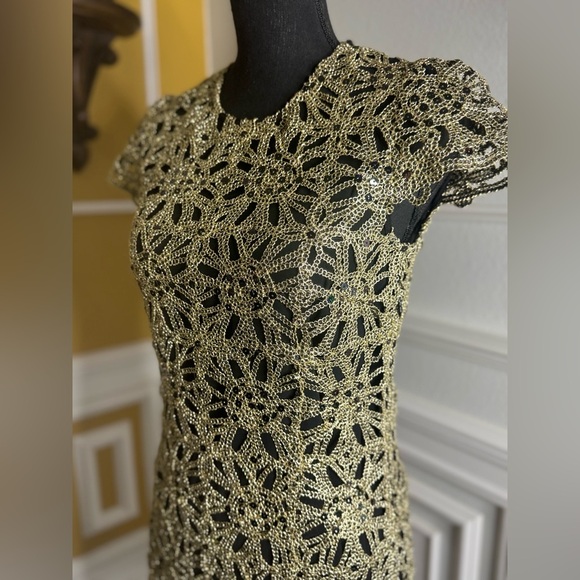 SHORT DRESS IN GOLDEN GUIPURE - Picture 14 of 16